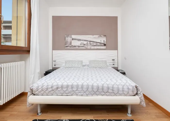 Giulietta Tower * Verona